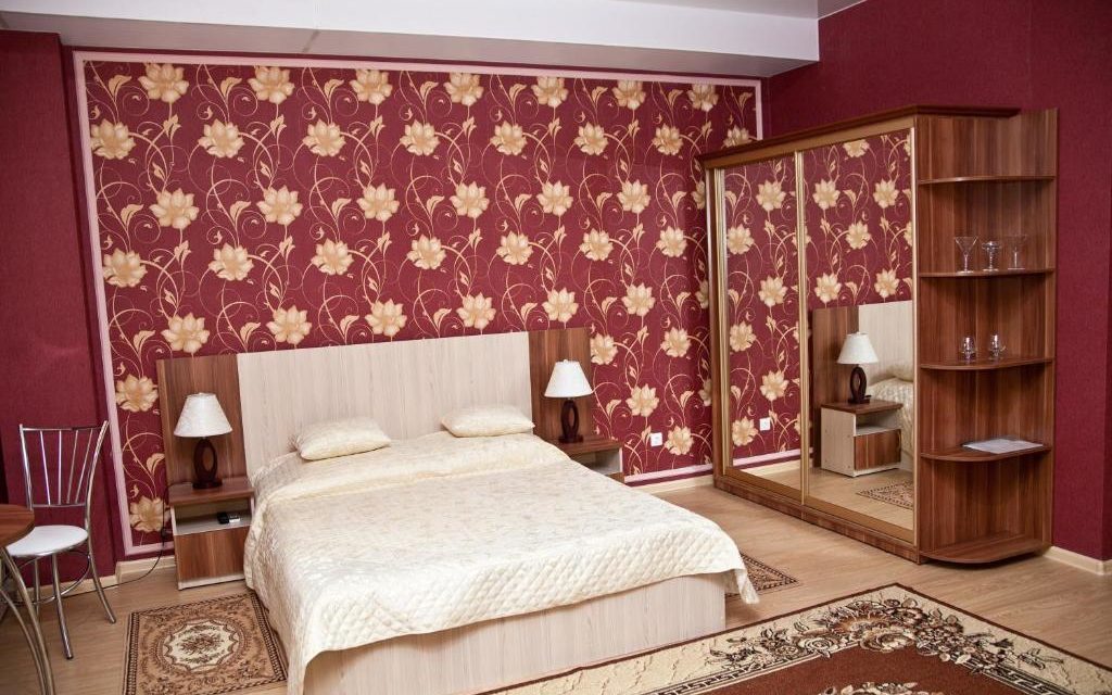 Люкс с кроватью размера King‑Size и джакузи <br> Цена 4 200 ₽